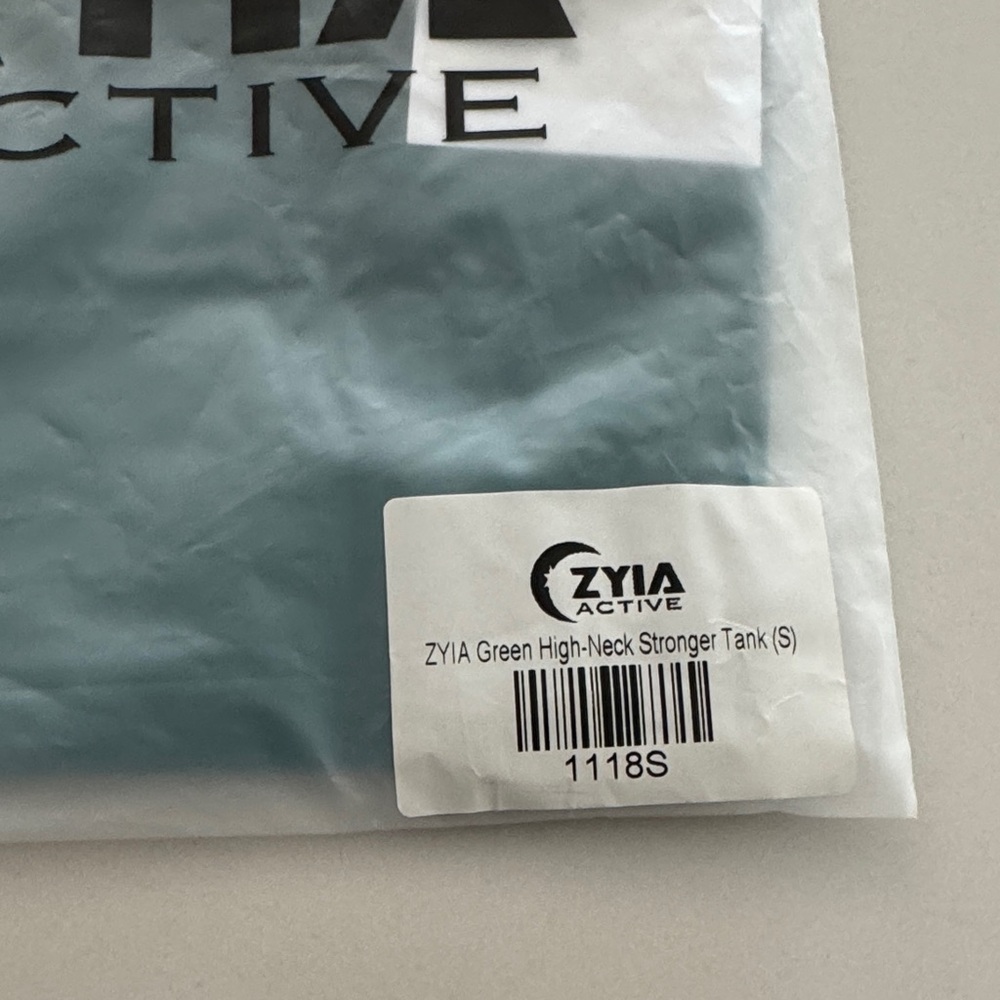 ZYIA HIGH NECK STRONGER TANK - Picture 4 of 5